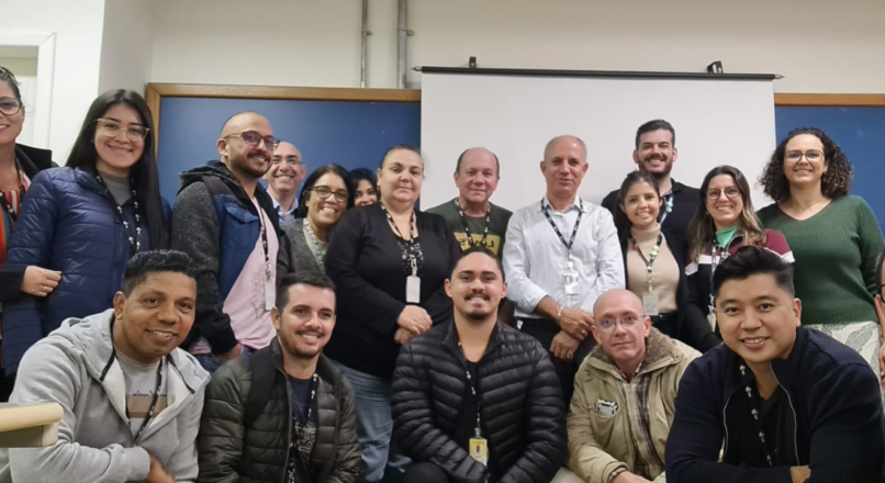 Diretor do ITAI, Prof. Dr. Elias Garcia,  ministra palestra no programa de pós-graduação da UNIOESTE