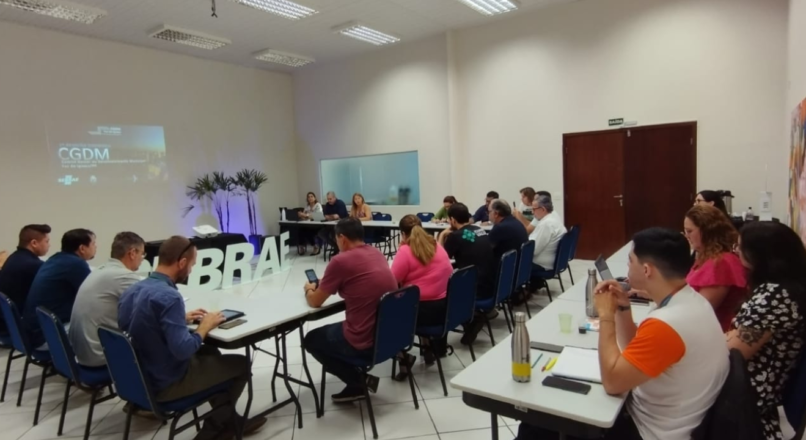 Diretora de Programas e Projetos do ITAI participa de reunião no Sebrae